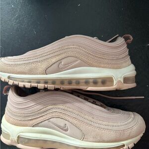 Nike Women's Pink Sneakers